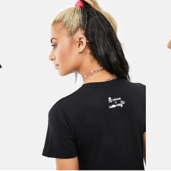 💥TOKIDOKI × HELLO KITTY via DOLLS KILL - Oh Honey Black Graphic T-Shirt💥 - Picture 2 of 10